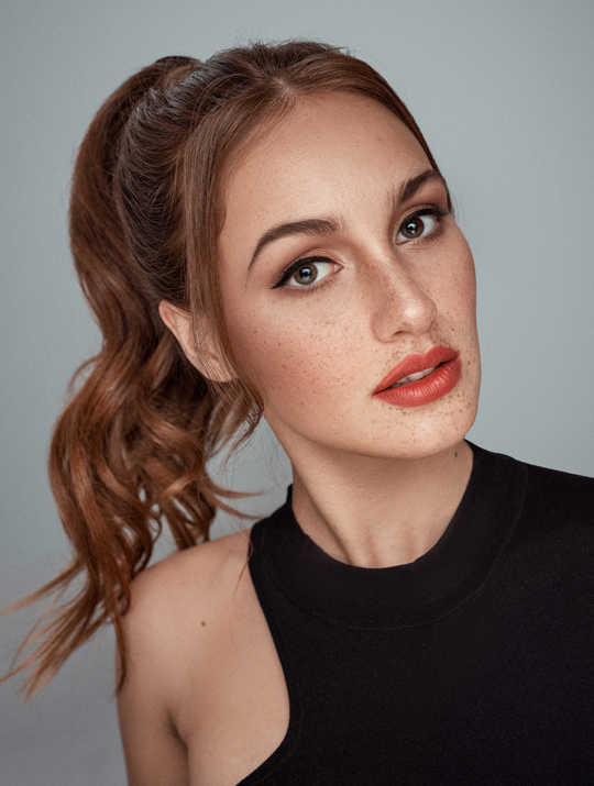 Anja Oz